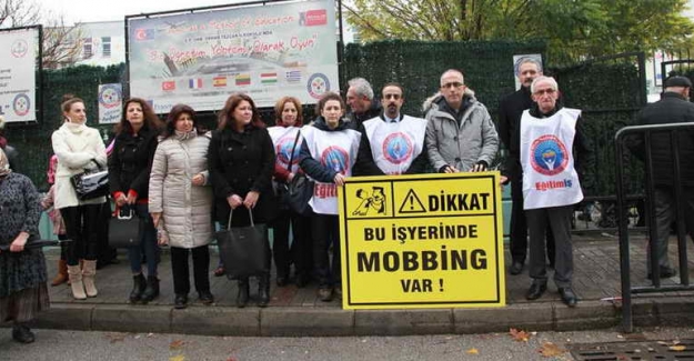 Baskı Yapan Okul Müdürüne "Mobbing" Protestosu Yapıldı