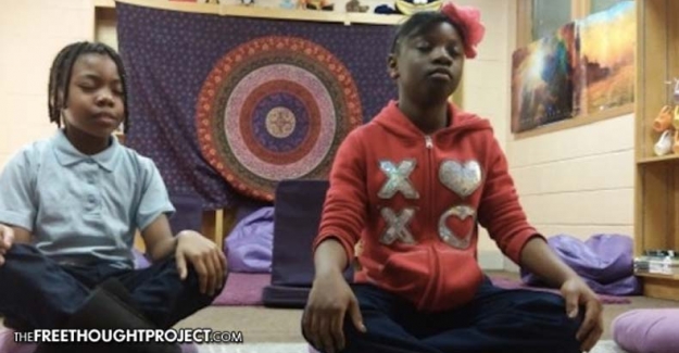 Bu İlkokul Çocuklarına Ceza Yerine Meditasyon Yaptırılıyor