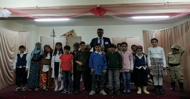 Çanakkale Şehitleri İçin Sınırları Zorlayan Minik Tiyatrocular