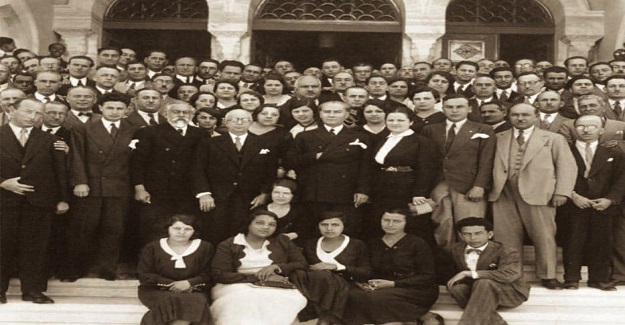 ataturk un pek cok fotografini ceken