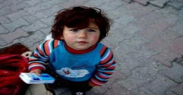 Mendil alır mısın abi?” dedi, kirli ama güzel yüzüyle.