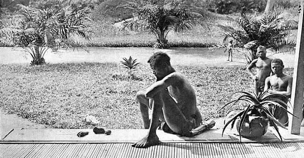 Fotoğraf, 1900’lü yılların başında, Kral II. Leopold’un başında olduğu Belçika’nın sömürgelerinden Kongo’da, bir din adamı tarafından gizlice çekildi.