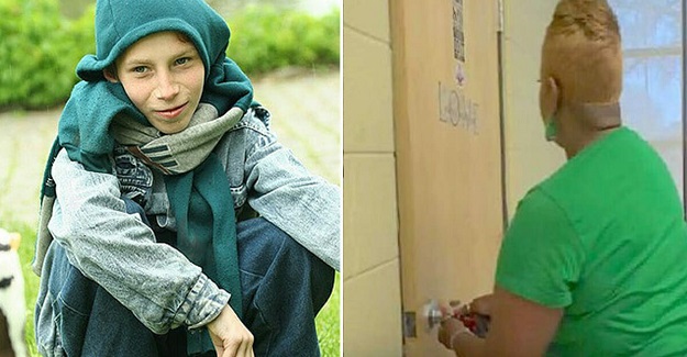 Karnı Aç Olan Öğrenciler Hizmetliden Yemek İstedi, Hizmetli Onlara Gizli Odanın Kapısını Açtı