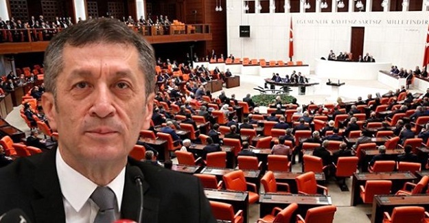 Nöbetçi Bakan Uygulaması Başlıyor: İlk Nöbeti Bakan Selçuk Tutacak