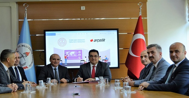 YEĞİTEK İle ARÇELİK A.Ş. Arasında Etkileşimli Tahta Alımı Sözleşmesi İmzalandı
