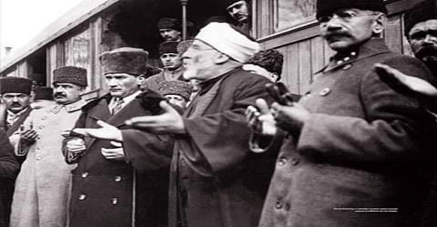 Cumhuriyet'in ilk Diyanet İşleri Başkanı Rıfat Börekçi, ATATÜRK'ün kendisine duyduğu saygı ve hürmeti şöyle anlatmıştır: