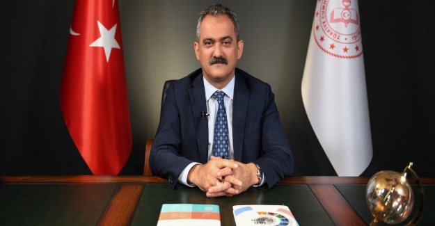 Bakan Özer'den Öğretmenlerin Hizmet İçi Eğitimlerine Dair Açıklama