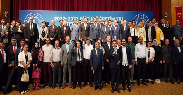 Bakan Özer'den Uzman ve Başöğretmenlik Açıklaması