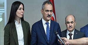 Bakan Özer'den Öğretmen ve Yöneticilere Başarı Belgesi